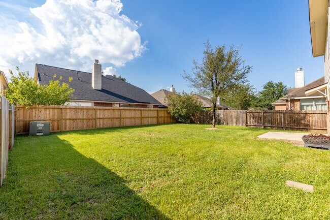 Building Photo - 22012 Royal Timbers Dr