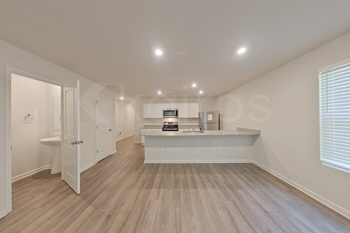 Building Photo - 380 Ironwood Ct