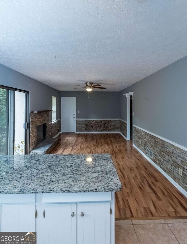 Building Photo - 2275 Camden Ct