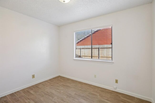 Building Photo - 8804 Cainwood Ln