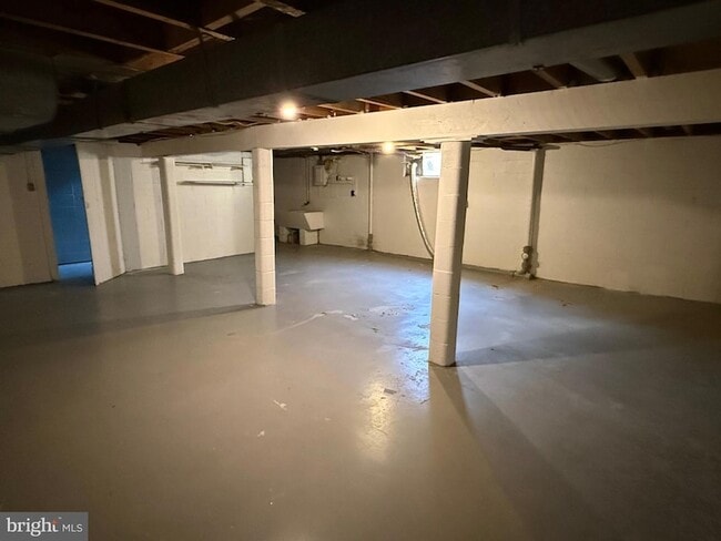 Building Photo - 103 Taft Ave