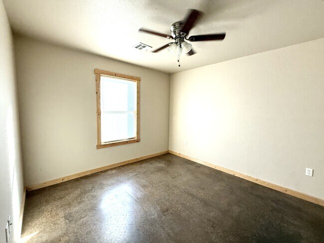 Building Photo - 11955 Sandpiper Rd