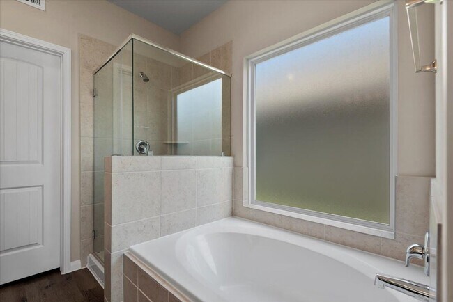 Building Photo - 5639 Brooklyn Rose Dr