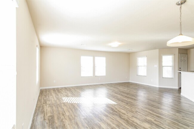 Building Photo - 6003 Sunrise Light Ln