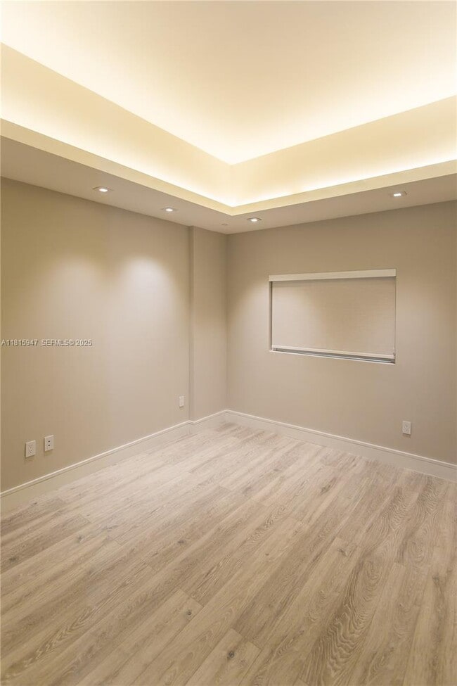 Building Photo - 460 NE 28th St