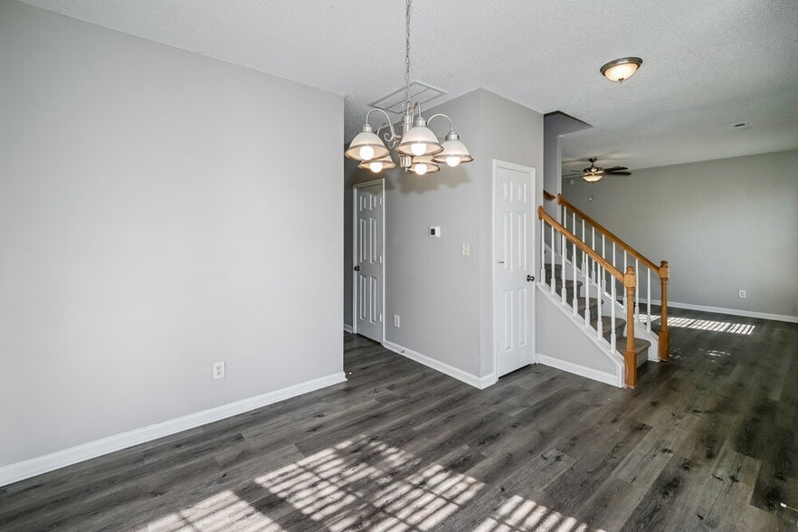 Building Photo - 10033 Brawley Ln