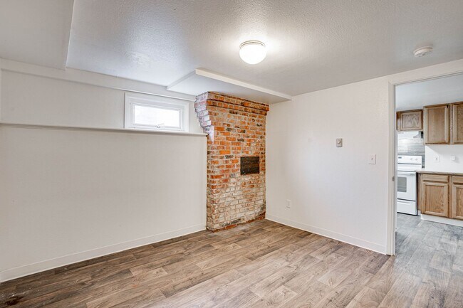 Building Photo - 3221210