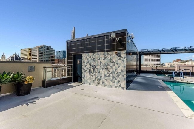 Building Photo - 88 E San Fernando St