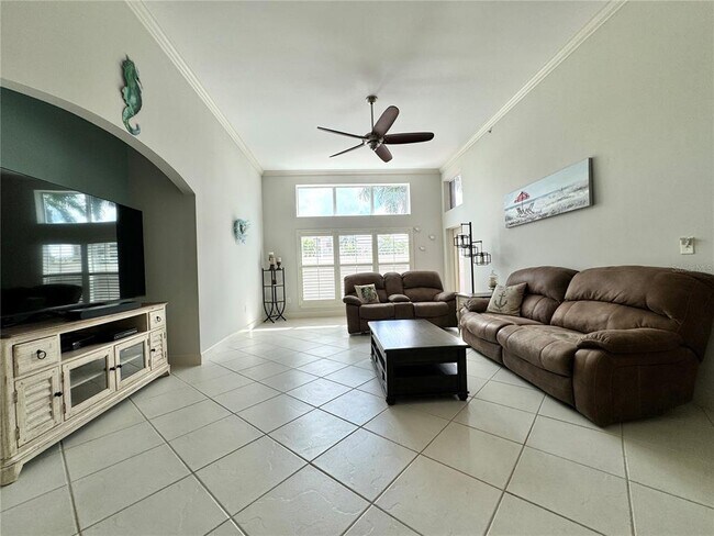 Building Photo - 808 3rd Ave W