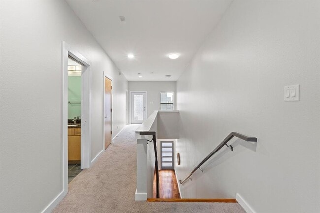Building Photo - 503 Swanee Dr