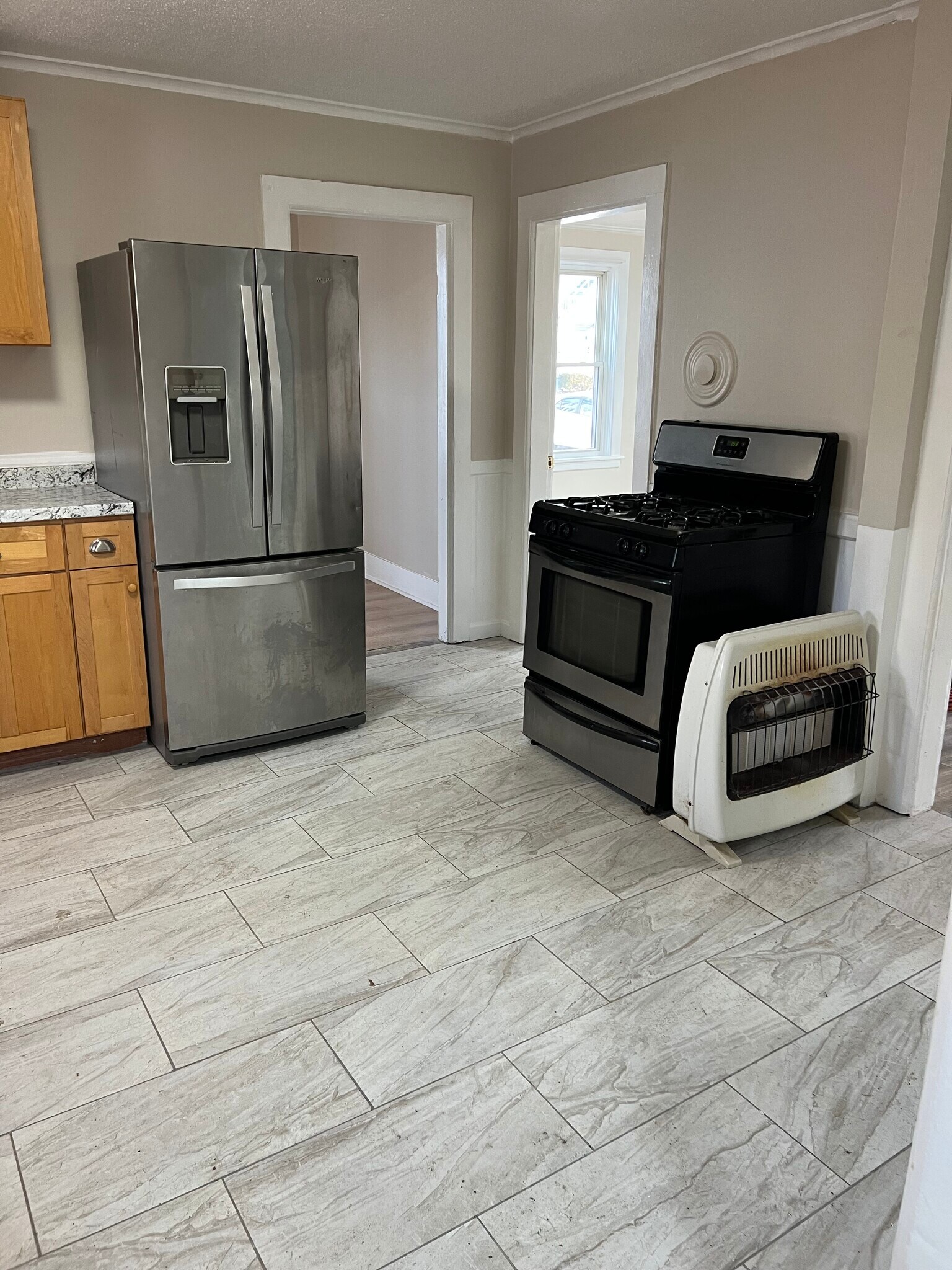 Building Photo - 143 Charlton St