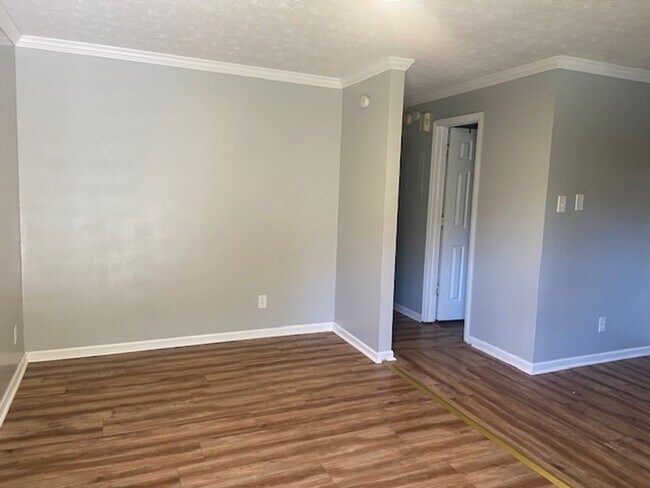 Building Photo - Strawberry Plains 37871 - 1 bedroom, 1 bath apartment, water included in rent - Call Linda Meese ...