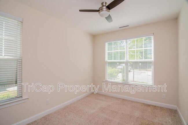 Building Photo - 1012 Laurel Twist Rd