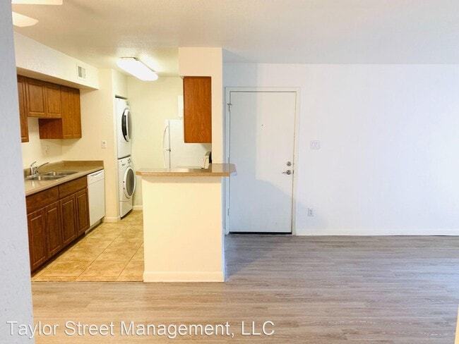 Building Photo - 5995 N 78th St