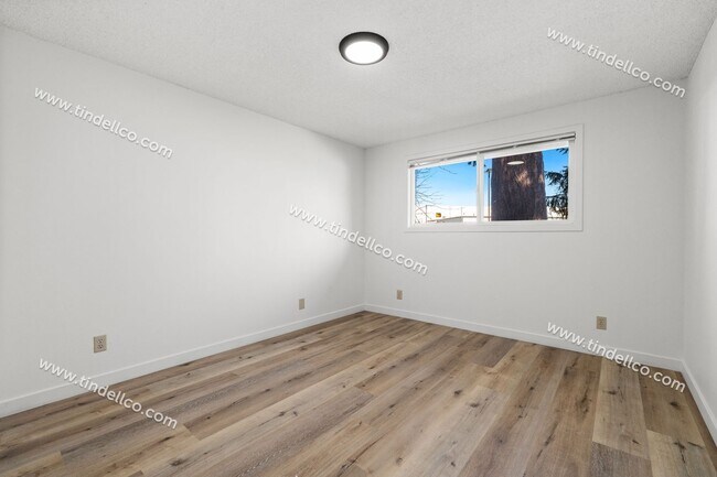 Building Photo - 344-03