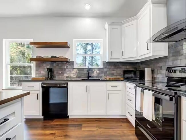 Building Photo - 134 Blackberry Ln