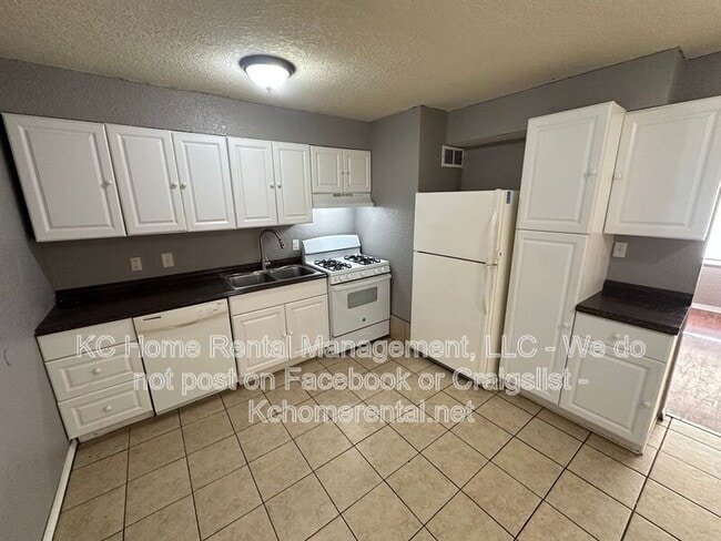 Building Photo - 10920 Bristol Terrace