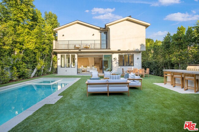 Building Photo - 4433 Kraft Ave