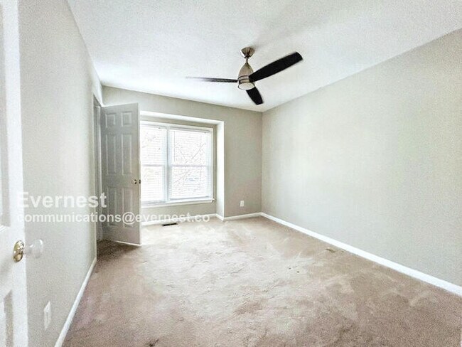 Building Photo - 1654 Oak Spring Way