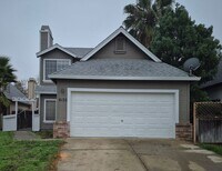 Building Photo - Adorable Spacious 3 Bdrm 3 Bath Home