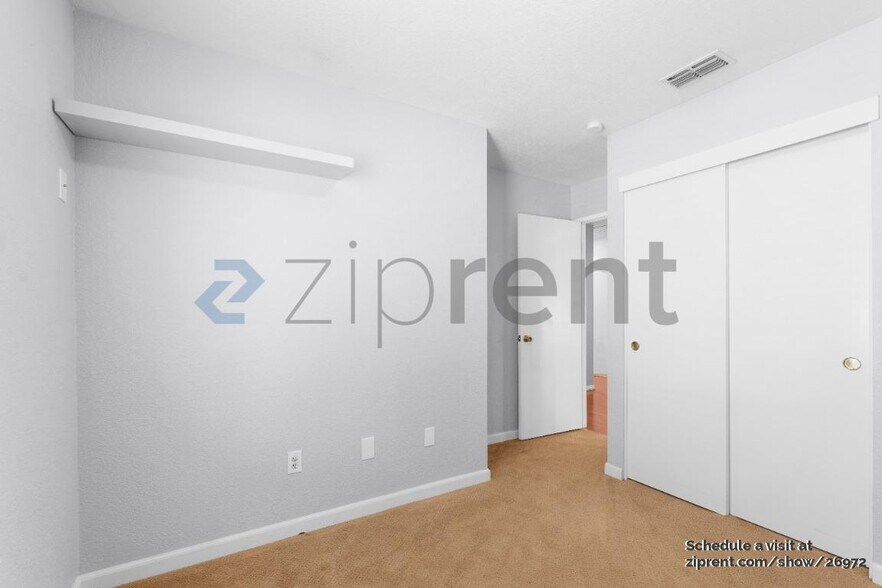 Building Photo - 5324 Vichy Cir