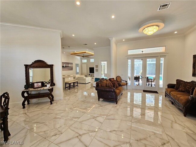 Building Photo - 8122 Wilshire Lakes Blvd