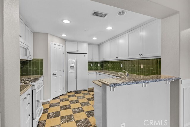 Building Photo - 12377 Hollyhock Dr