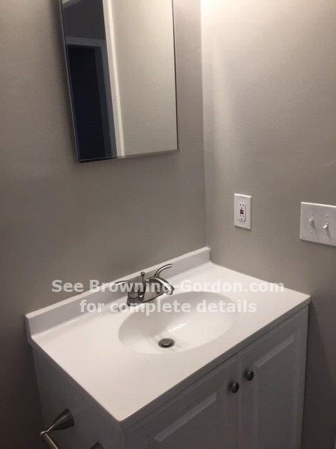 Building Photo - Two Bedroom Duplex in the Belle Meade Area