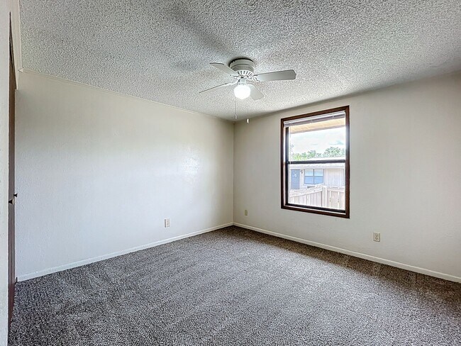 Building Photo - The Hampton - 1 Bedroom 1 Bathroom with in...