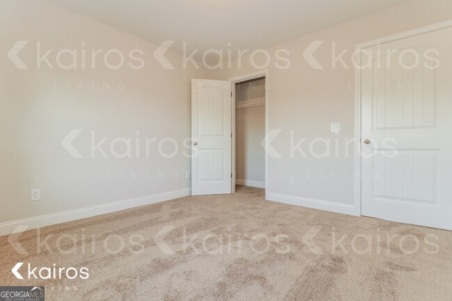 Building Photo - 220 Western Red Cedar Dr