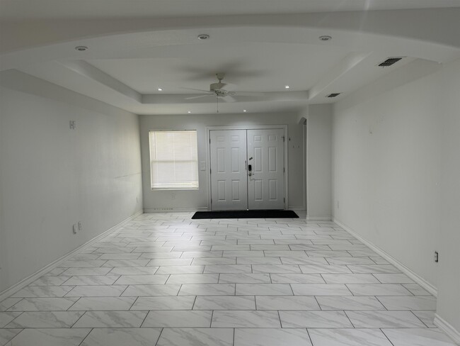Building Photo - 2931 Rowan Dr