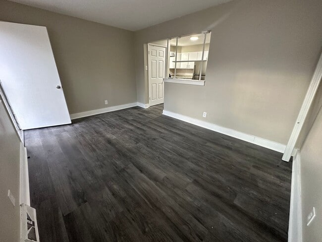 Building Photo - Renovated Two Bedroom One Bath Home Coming...