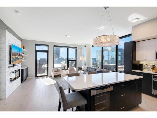 Building Photo - 740 Portland Ave