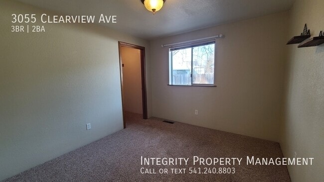 Building Photo - 3055 Clearview Ave