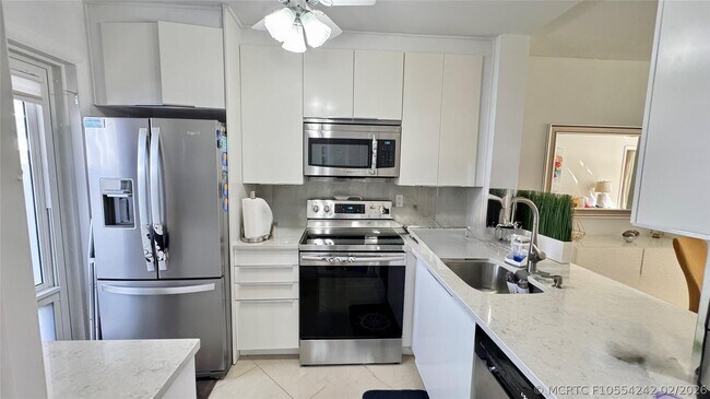 Building Photo - 1481 S Ocean Blvd