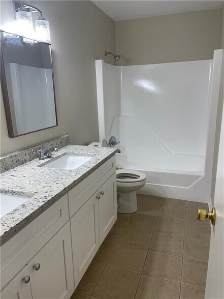 Building Photo - 3441 Brookhill Cir