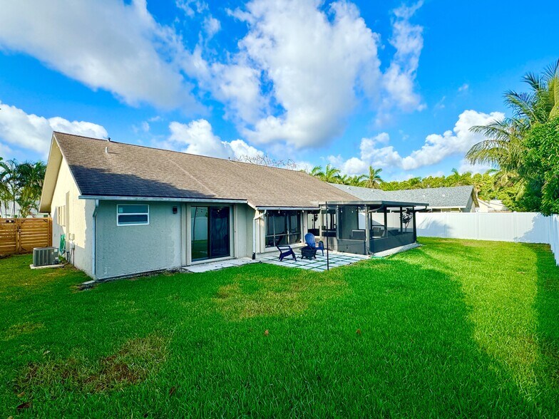 Back Yard - 1523 Gallinule Dr