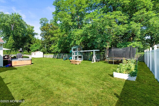 Building Photo - 523 Westwood Ave