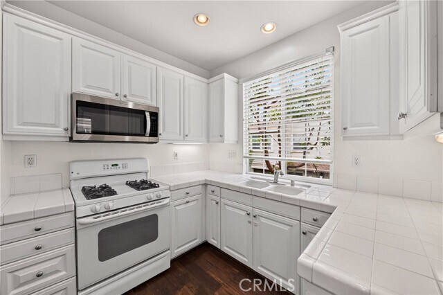 Building Photo - 2068 Owens Dr