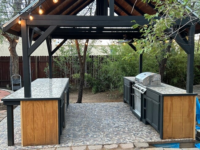 Building Photo - Panda House