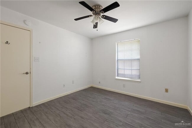 Building Photo - 901 Galveston Ave W