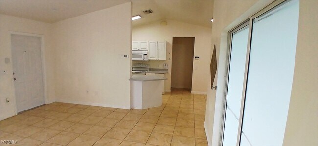 Building Photo - 411 NE Juanita Pl