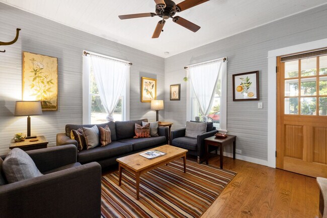 Building Photo - 30 Magnolia Dr