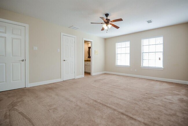 Building Photo - 17407 Widmore Pl