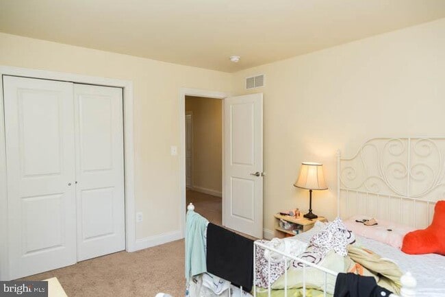 Building Photo - 415 Dearnley St