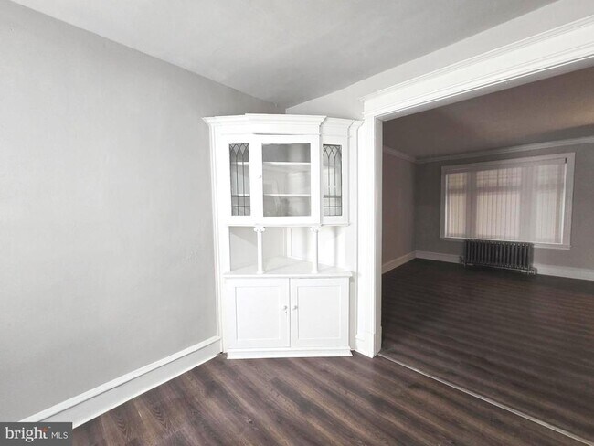 Building Photo - 925 S 59th St