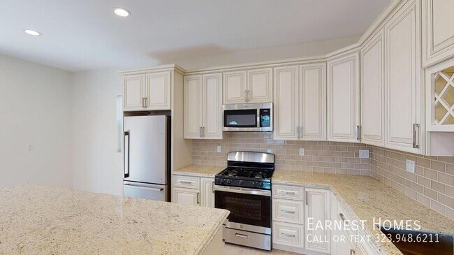 Building Photo - 7252 Glade Ave