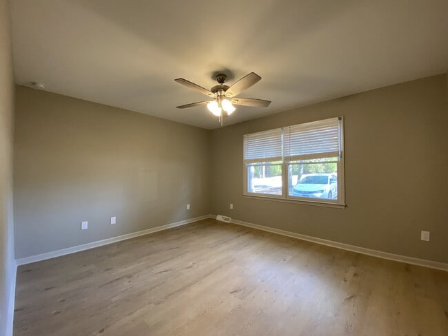 Building Photo - Spacious 2-Bed, 2-Bath Home in Simpsonvill...