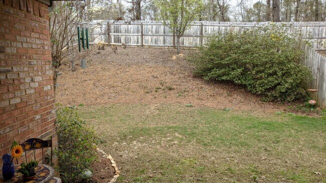 Building Photo - 3 Bedroom Home located in Magnolia Gardens...