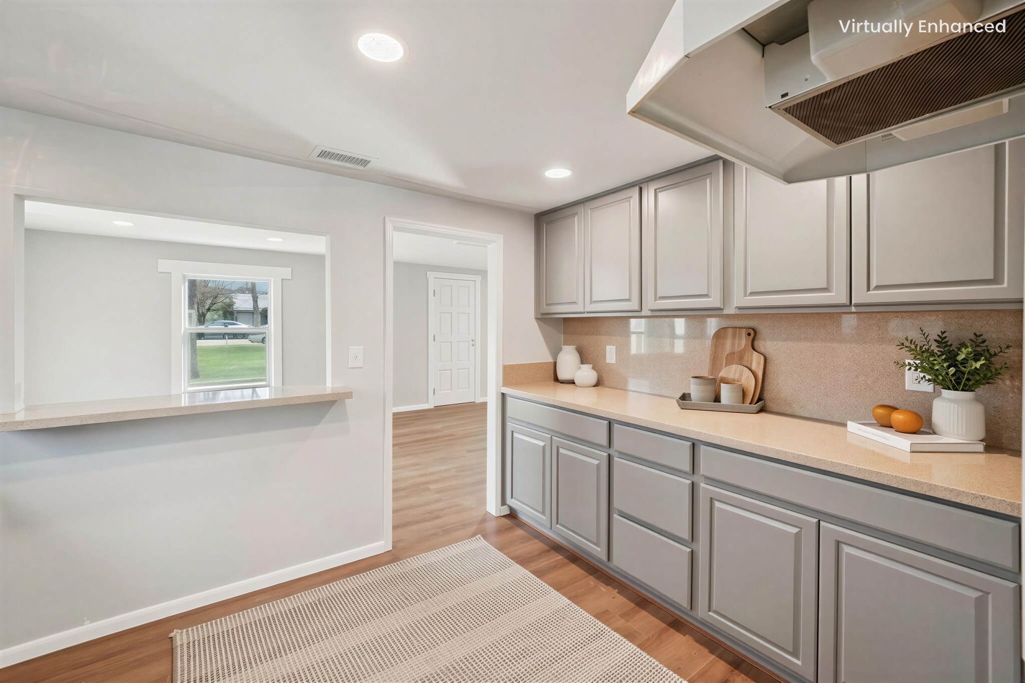 Building Photo - 1842 E Victoria Ave